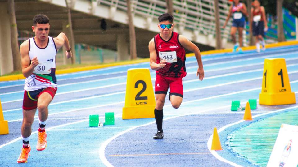 BRILLA SONORA CON UNA GRAN   ACTUACIÓN EN PARANACIONALES
